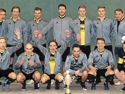 2018 gewann der VfL L&ouml;ningen bisher zum letzten Mal sein Heimturnier &ndash; damals noch mit Torwart Michael Lampe (hinten, Mitte) im Team.