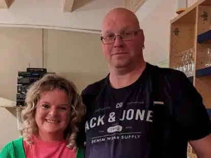 Anja und Jens Neurath wurden vom Fischereiverein f&uuml;r ihr besonderes Engagement ausgezeichnet.