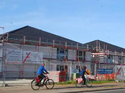 Die Seniorenwohnanlage an der Dollstra&szlig;e in Sande: Lange herrschte Stillstand auf der Baustelle, jetzt geht es weiter.