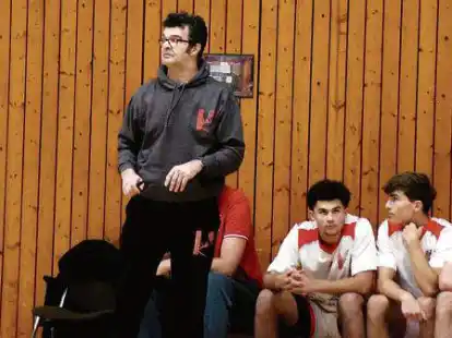 &bdquo;Ich bin sehr guter Dinge&ldquo;, sagt OTB-Coach Vangelis Kyritsis (links), setzt auf einen &bdquo;Flow&ldquo;, ist in einem Punkt aber auch ein bisschen unsicher.