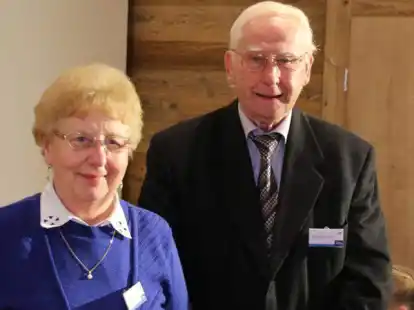 Wurden beim Neujahrsempfang der Gemeinde Gro&szlig;enkneten f&uuml;r ihr jahrzehntelanges Engagement im Sch&uuml;tzenwesen geehrt: Renate und Heinrich Vo&szlig;.