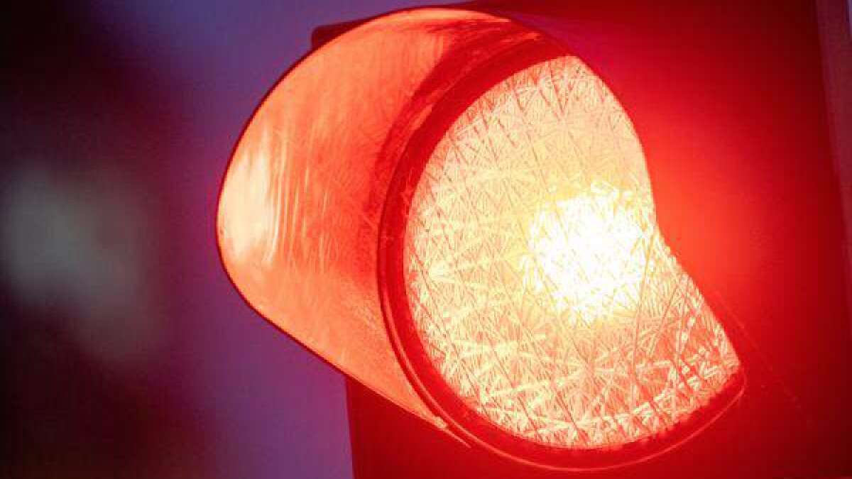 Über Rot gefahren Verkehrsunfall mit zwei Schwerverletzten in Steinfeld