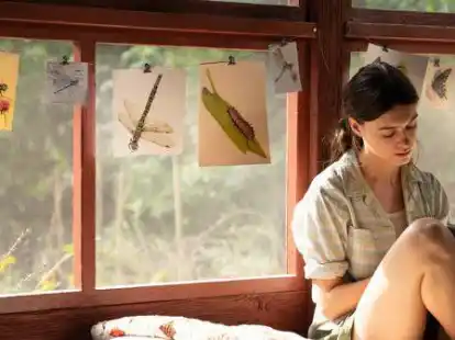 Daisy Edgar-Jones als Kya in einer Szene des Films 