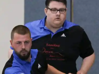 Die Elsflether Stanislaw Ribel (vorne) und Dominik Felker freuten sich &uuml;ber einen Ausw&auml;rtssieg.