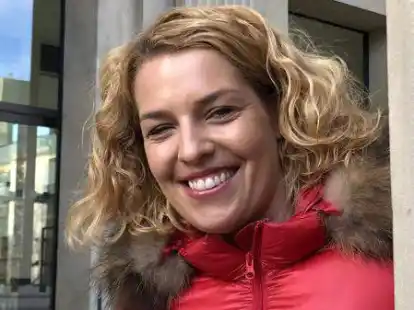 Soll ins Pr&auml;sidium der Niedersachsen-CDU: Katharina Jensen, Landtagsabgeordnete aus dem Wangerland, hier vorm Portikus des Landtags