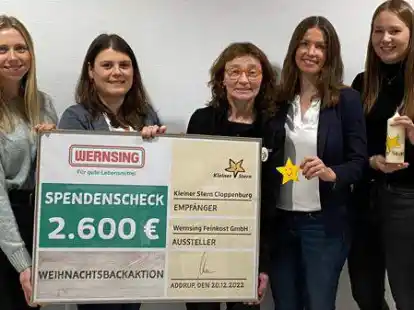Freude &uuml;ber die Spende an den Kleinen Stern: Ina Schneiders (von links), Ulrike Kleyer, Maria Thien (Kleiner Stern), Anne Br&ouml;ring und Laura Enneking.