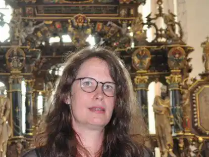 Stefanie Golisch ist im Juni 2021 mit einem Bonhoeffer-Programm in  St. Matth&auml;us Rodenkirchen aufgetreten.