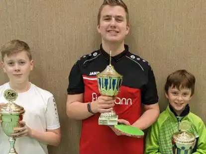 Die Besten der Tischtennis-Stadtmeisterschaften in Cloppenburg (von links): Henri Fahrenholz, Malte Wichtrup und Jakob Seeger