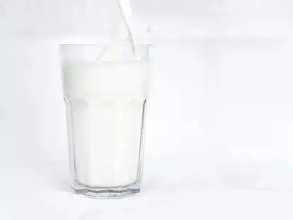 Wegen des hohen Preises ist die Nachfrage nach Milch gesunken. Mit den Erzeugerpreisen k&ouml;nnten daher auch die Verkaufspreise bald nach unten gehen.