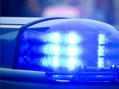 Wegen des Verdachts eines verbotenen Kraftfahrzeugrennens in Delmenhorst hat die Polizei ein Ermittlungsverfahren gegen zwei Autofahrer eingeleitet (Symbolbild)