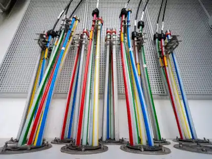 Online geht alles schneller? Viele Fachkr&auml;fte haben das Gef&uuml;hl, Arbeitszeit zu verschwenden, weil mit der digitalen Technik ineffizient umgegangen wird.