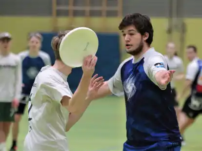 Aaron Schenk (rechts) landete mit der U&thinsp;17 der Windhosen auf Platz 2.
