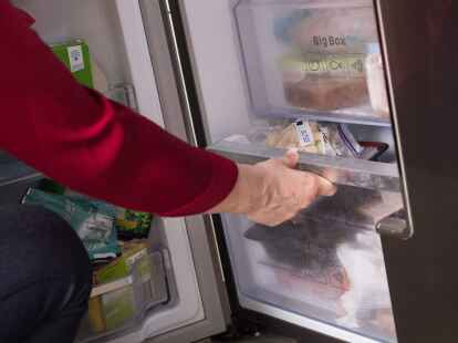 K&uuml;hl- und Gefrierschrank halten selbst bei einem&nbsp;Stromausfall Lebensmittel noch eine ganz Zeit lang k&uuml;hl oder gar gefroren.