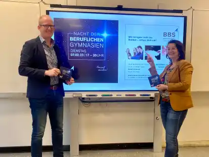Ralf Stammermann und Claudia Gorke freuen sich auf die &bdquo;Nacht der Beruflichen Gymnasien&ldquo;: &bdquo;Das ist eine tolle Chance f&uuml;r Sch&uuml;ler.&ldquo;
