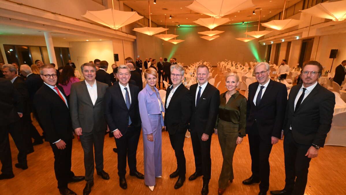 Gesellschaft Union in Oldenburg Weltwirtschaft und Stadion Themen beim