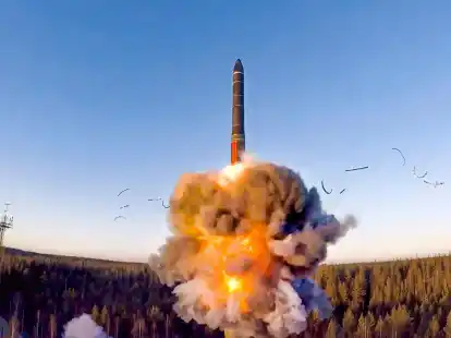 Ein Interkontinental-Raketentest in Russland: Der &laquo;New Start&raquo;-Vertrag verpflichtet die USA und Russland dazu, ihre einsatzbereiten Atomsprengk&ouml;pfe jeweils auf maximal 1550 zu reduzieren.