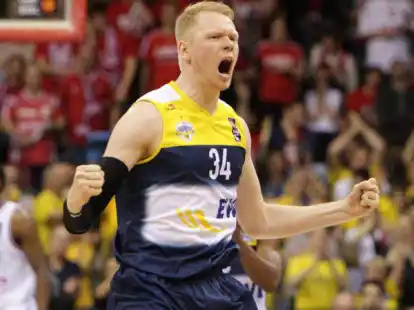 Pokalsieger 2015: Oldenburgs Philipp Neumann schreit seine Freude lauthals heraus.