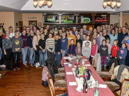 Die Sportabzeichensaison des TuS B&uuml;ppel wurde erfolgreich beendet. Bei einer Feierstunde wurden  Teilnehmer geehrt. Foto: G&ouml;sta Berwing