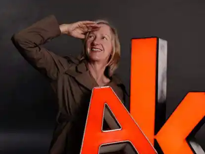 Liest aus ihrem Buch &bdquo;Vorsicht Rutschgefahr!&ldquo; in Bad Zwischenahn, Oldenburg und Varel: Autorin Anja Lankenau.