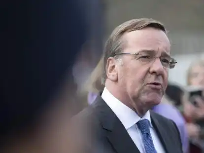 Gewisse &Auml;hnlichkeit: Ein Fotovergleich des neuen Verteidigungsministers Boris Pistorius mit Armin Laschet sorgt in der Hauptstadt f&uuml;r gro&szlig;e Erheiterung.