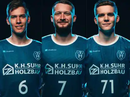Sandro Matzke (links) bleibt vorerst bis 2024, Oskar B&ouml;shans (Mitte) und Aydrian Dr&ouml;ge haben dazu eine Option.