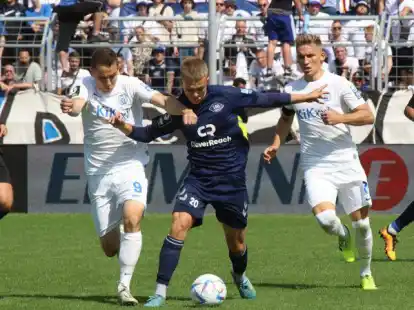 Offensiv-Youngster Jakob Bookjans im Spiel gegen den SV Meppen zu Saisonbeginn. Ab heute rollt der Ball wieder in der dritten Liga.