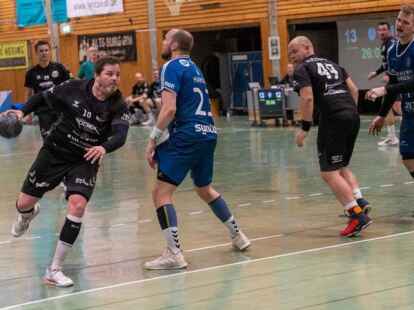 Sascha Klostermann (am Ball, hier im Ausw&auml;rtsspiel in Oldenburg) und der ETB gingen am Samstag leer aus. Chris Danielzik  (Nummer 49) fehlte gegen Achim/Baden.