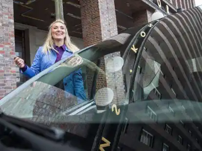 Gl&uuml;ckliche Beziehung auf Zeit: F&uuml;r manche kann ein Auto-Abo anstelle eines Kaufs Sinn ergeben.