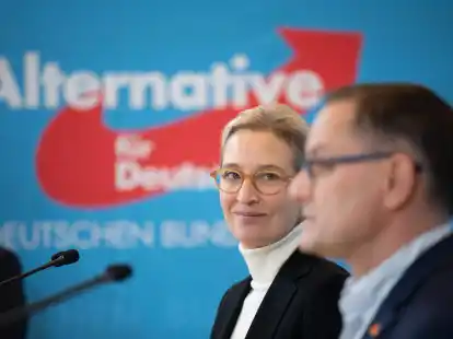 Die Bundessprecher Tino Chrupalla und Alice Weidel feiern zehn Jahre AfD.