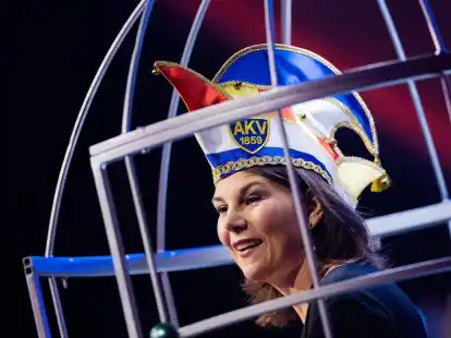 Au&szlig;enministerin Annalena Baerbock bei der Festsitzung zur Verleihung des &laquo;Orden wider den tierischen Ernst&raquo; in Aachen.