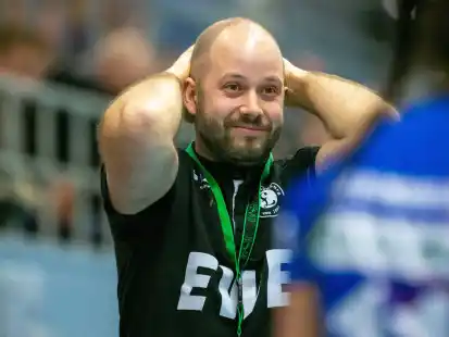 Freut sich &uuml;ber zwei Punkte bei der HSG Blomberg-Lippe: VfL Oldenburgs Trainer Niels B&ouml;tel