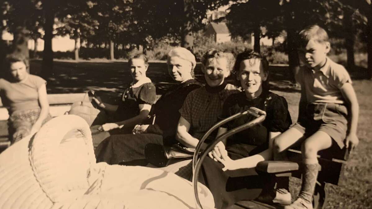 Burgplatz Emden Die Grünanlage als Treffpunkt für Familien