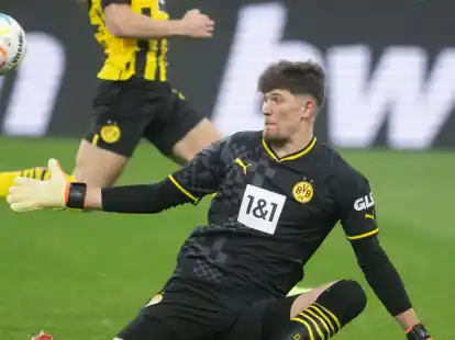 Torh&uuml;ter Gregor Kobel ist zufrieden beim BVB.