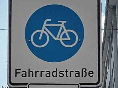 Auch die Einrichtung von Fahrradstra&szlig;en ist im Radverkehrskonzept vorgesehen. Dazu sollte es gro&szlig;e Einweihungsfeiern geben, die zugleich Informationscharakter haben, schlugen die Planer vor.