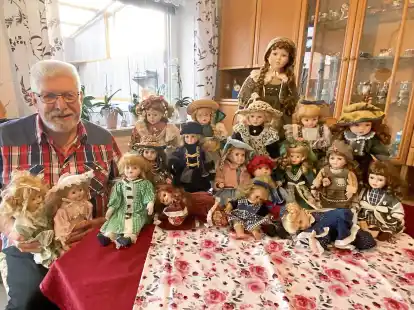 Gerd Schr&ouml;der schenkte Oksana Vsemyrna die Puppensammlung seiner verstorbenen Frau.