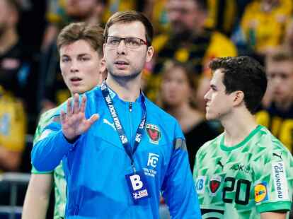 Berlins Trainer Jaron Siewert steht mit den F&uuml;chsen weiterhin auf Platz eins.