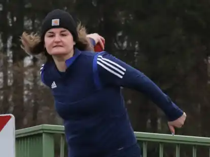 Nane Stoffers und die Waddenser Bo&szlig;lerinnen kn&ouml;pften Mentzhausen einen Punkt ab.