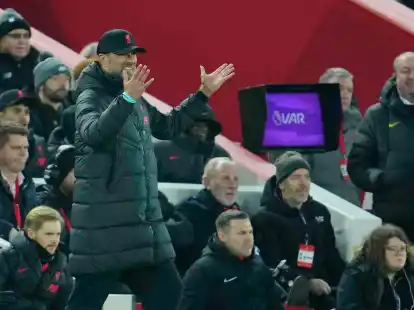 Liverpools Trainer J&uuml;rgen Klopp freut sich &uuml;ber den Sieg gegen den Stadtrivalen FC Everton.