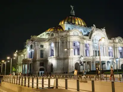 Von Neoklassizismus bis Art d&eacute;co: Das Kulturzentrum Palacio de Bellas Artes zeigt einen wilden Architekturmix.