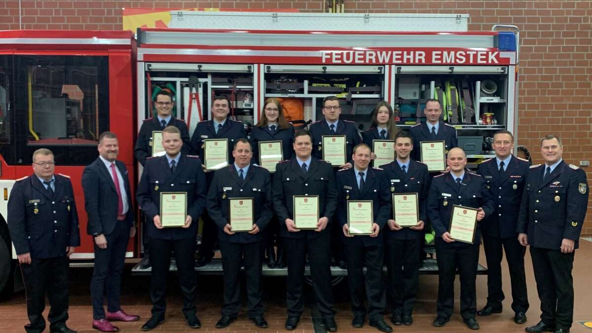 Neue Fahrzeuge, Lehrgänge und Umbau-Pläne: Feuerwehr Emstek steht ...