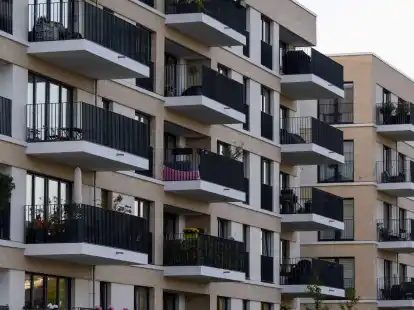 Zinsanstieg, hohe Baupreise und Rekordinflation belasten Immobilienk&auml;ufer. Die Preise br&ouml;ckeln in vielen St&auml;dten.
