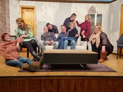 Haben viel Spa&szlig; bei den Proben: die Mitglieder des Heimatvereins S&uuml;db&auml;ke. Im M&auml;rz bringen sie ein neues St&uuml;ck auf die B&uuml;hne.