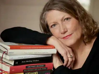 Die Schauspielerin und Rezitatorin Katharina Sch&uuml;tz liest aus der Erz&auml;hlung &bdquo;Der Hagestolz&ldquo;.