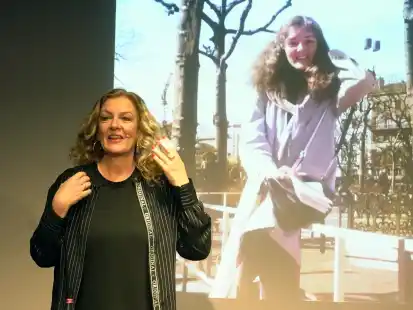 Blickte im &bdquo;Kultur hinterm Feld&ldquo; auf ihre Jugendzeit zur&uuml;ck: Bettina Tietjen.