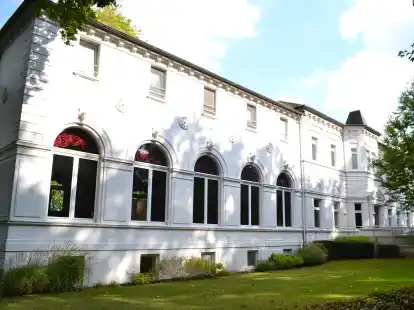 Hier befindet sich die Bibliothek am Meer: im Alten Kurhaus in Bad Zwischenahn.