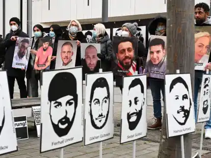 Drei Jahre nach dem Hanauer Anschlag mit neun Toten bleibt der Kampf gegen Rassismus und Rechtsextremismus aktuell (Archivbild).