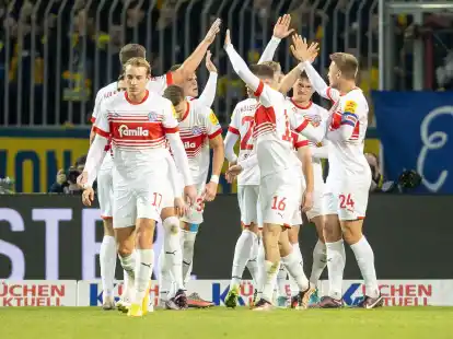 Holstein Kiel nimmt drei Punkte aus Braunschweig mit.