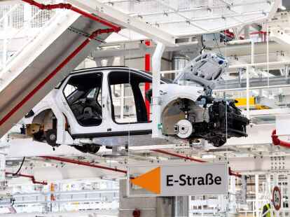 Autoindustrie: Der Umbau der Kernbranche zu weniger klimasch&auml;dlichen Antrieben erfordert enorme Ausgaben.