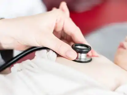 Die Versorgung mit Kinder&auml;rzten ist in Ostfriesland gut, k&ouml;nnte aber besser sein.