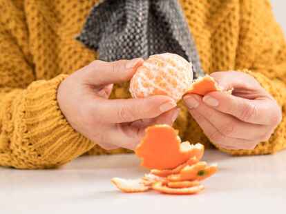 Die wei&szlig;e Haut penibel von der Orange abzupulen ist unn&ouml;tig. Die Schicht besteht haupts&auml;chlich aus Ballaststoffen.